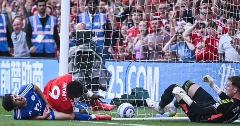 Premier Lig de korkutan olay: Awoniyi nin bağırsakları yırtıldı ve yapay komaya alındı