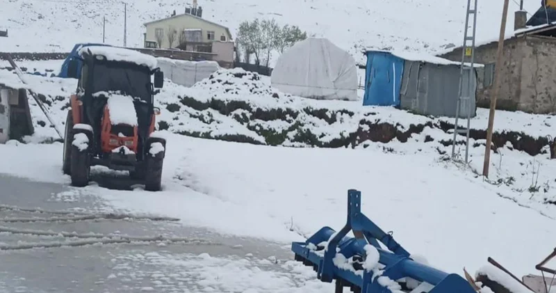 Mayıs ayında kar sürprizi! Güne lapa lapa yağışla başladılar