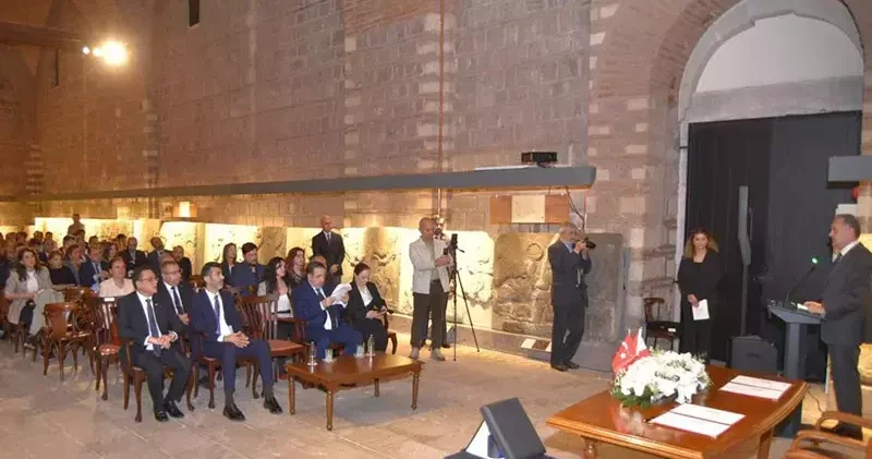 Moche kültürüne ait tarihi kolye, Peru ya iade edildi