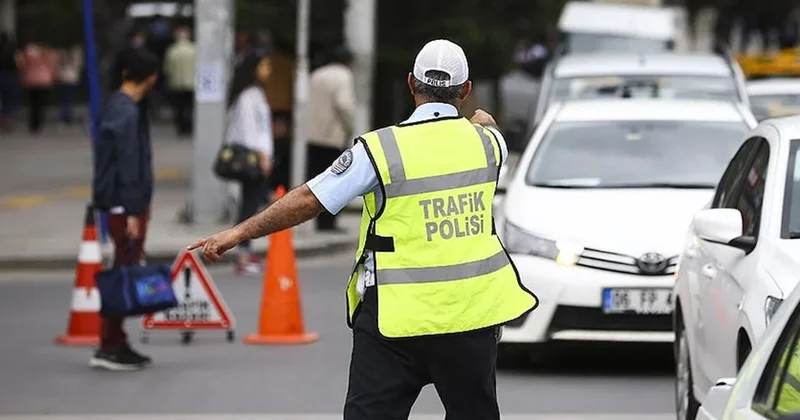 Yeni trafik cezaları Meclis te: Telefonla konuşan sürücü servet ödeyecek! Sözcü Gazetesi
