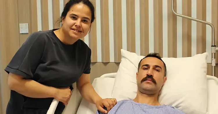 Belirtiler üzerine hastaneye gitti, doktordan aldığı cevapla şoke oldu! 32 yaşında kolon kanserine yakalandı