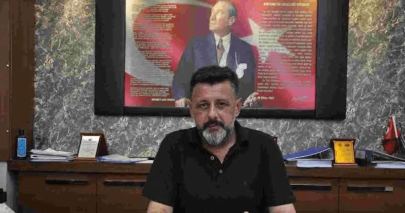 Makam arabasını alkollü kullanan başkanın oğlu trafik kazası geçirdi