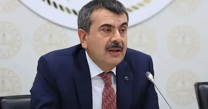 Bakan Tekin den Zorunlu eğitimde değişiklik olacak mı? sorusuna yanıt