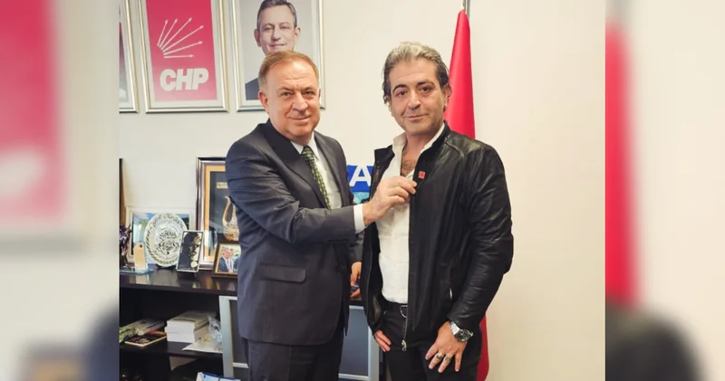 Gökan Zeybek duyurdu: Ünlü şef CHP’ye katıldı