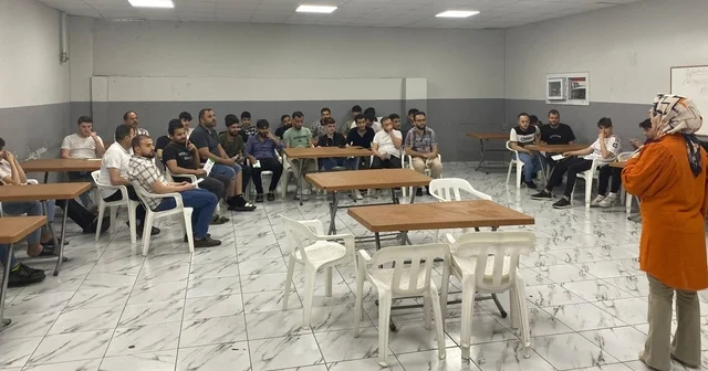 Yeşilay Kilis Bağımsızlık Seferberliğini fabrika işçilerine tanıttı Kilis Haberleri