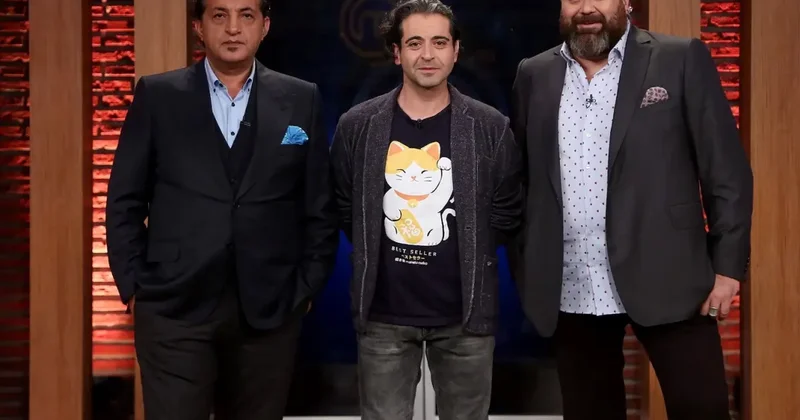 MasterChef in eski jüri üyesi siyasete atılarak CHP ye katıldı