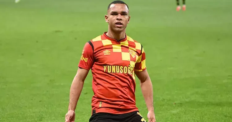 Göztepe de Matsuki ve Juan Southampton a dönüyor Joe Aribo geliyor