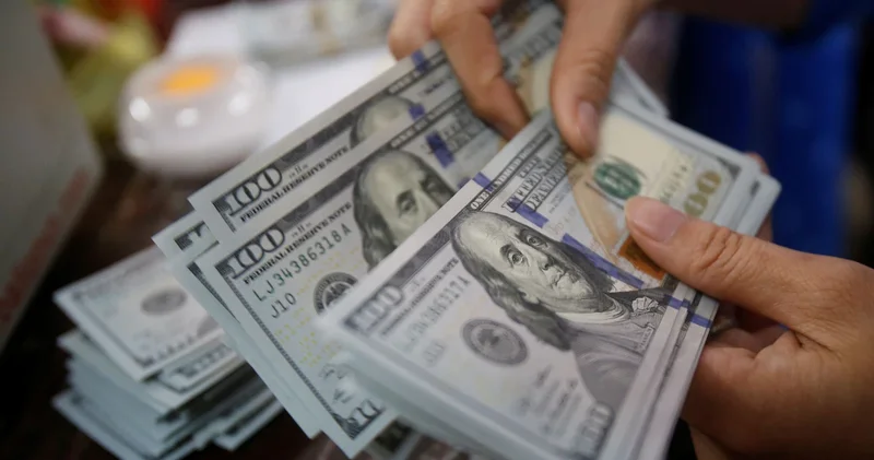 Dolar ve euro yatay seyirde... Siyaset izleniyor