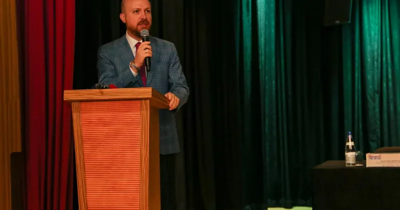 Bilal Erdoğan: Entelektüel sınıf topluma istikamet vermeli