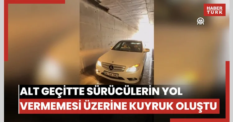 Alt geçitte sürücülerin yol vermemesi üzerine kuyruk oluştu