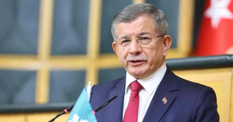 Vekilleri bir bir AKP ye giden Davutoğlu ndan küçük hesaplar eleştirisi