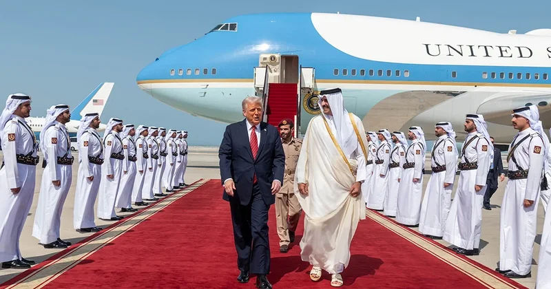Trump, Katar a gitti, 200 milyar dolarlık tarihi anlaşma imzalandı Sözcü Gazetesi