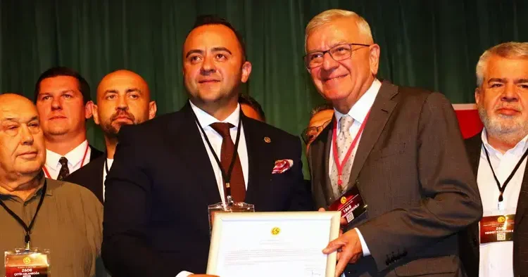 Eskişehirspor da Ulaş Entok yeniden başkan seçildi!