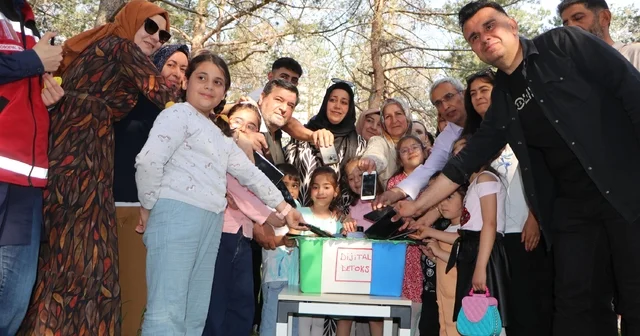 Erzurum da dijital detoks pikniği; cep telefonları 4 saatliğine kapatıldı Erzurum Haberleri
