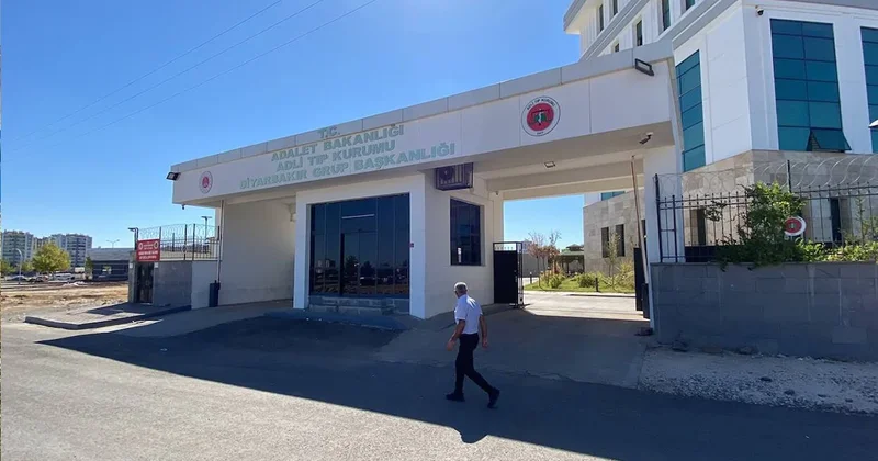 Diyarbakır da feci son: Traktör ile römork arasında sıkıştı Sözcü Gazetesi