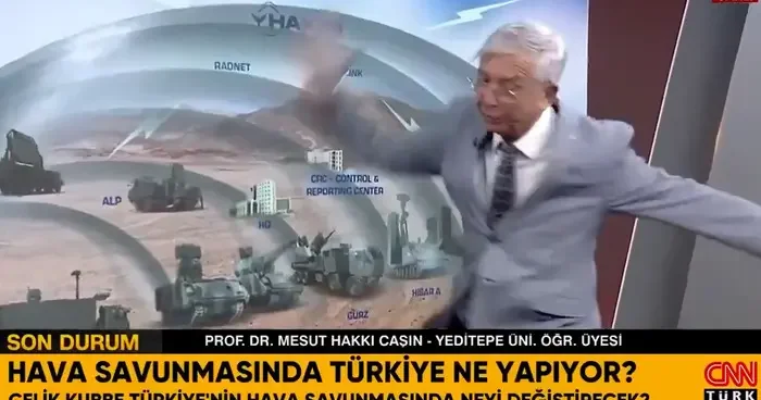 Canlı yayında Osmanlı tokadı ! Profesör bir anda elini kaldırıp gösterdi...