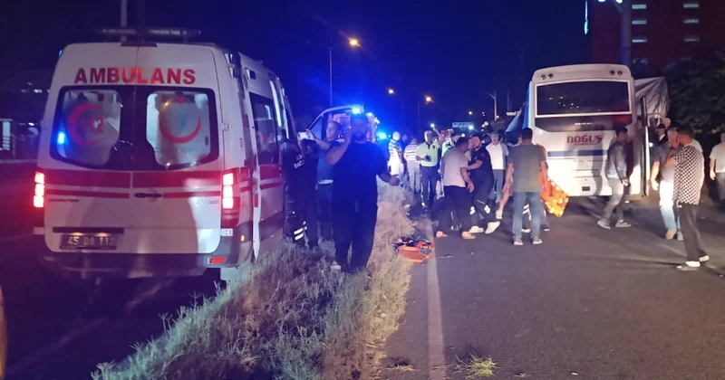 İşçi servisi TIR a çarptı: Ağır yaralılar var Sözcü Gazetesi