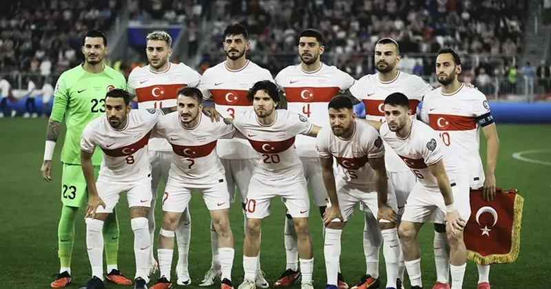Milli Takım ın yıldızı ünlü oyuncuyla evlilik yolunda ilk adımı attı!