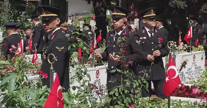 Jandarma Genel Komutanlığı nın 186 ncı yıl dönümünde Edirnekapı Şehitliği nde anma töreni düzenlendi