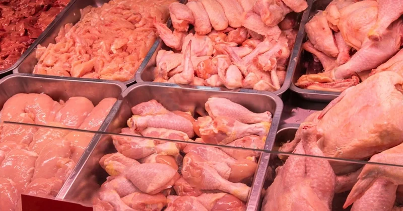 Türkiye de de şubeleri bulunan marketlerdeki tavuklar toplatılıyor Sözcü Gazetesi
