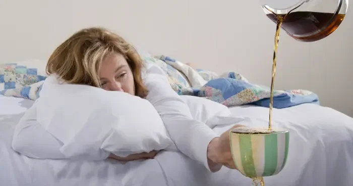 Kahve içmeden ayılamam diyenler buraya! Kahve düşkünlerine kötü haber: Beyni gece de rahat bırakmıyor!