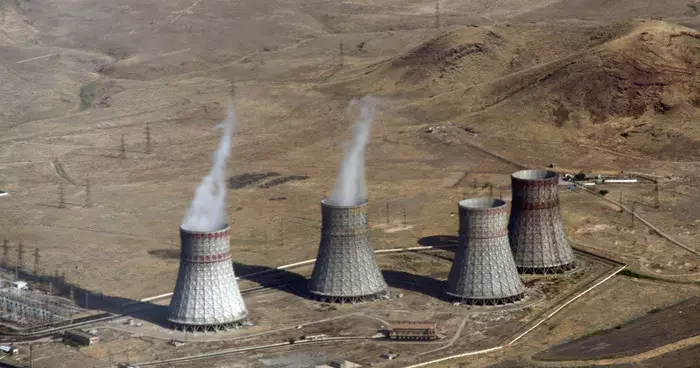 İsrail, İsfahan daki nükleer enerji santraline saldırdı