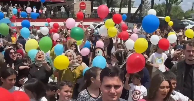 Esenler’de kanseri yenen 7 yaşındaki Selim için balonlar gökyüzüne yükseldi VİDEO İZLE