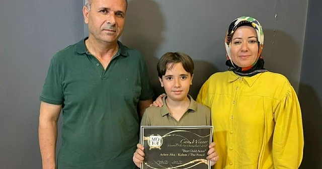 13 yaşındaki Arben e İsviçre den En İyi Çocuk Oyuncu ödülü İzmir Haberleri