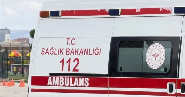 Traktör ile römork arasına sıkışarak feci şekilde hayatını kaybetti Diyarbakır Haberleri