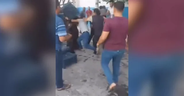 Pazar yerindeki kavga kamerada; 3 yaralı Şanlıurfa Haberleri