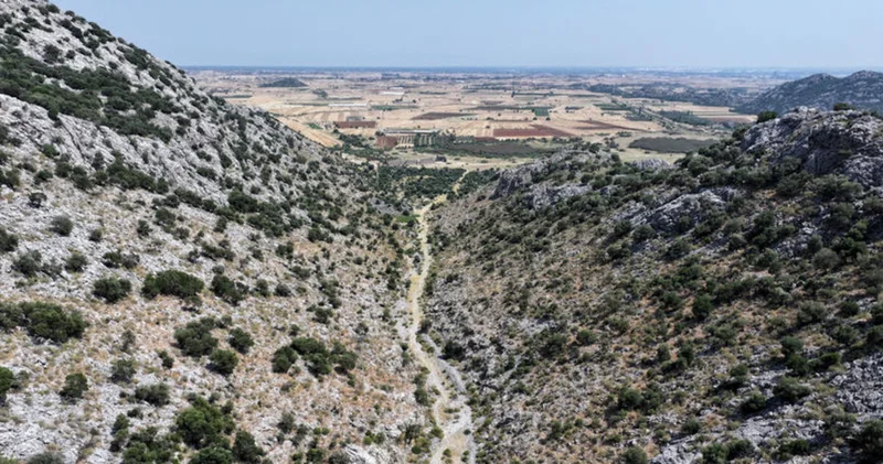 Antalya daki antik döşeme yol, ziyaretçilerini tarihte yolculuğa çıkarıyor