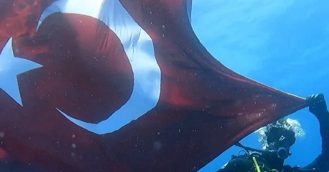 Jandarma nın 186. yılı su altında pankartla kutlandı VİDEO İZLE