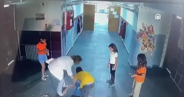 Uşak’ta öğrencinin hayatını öğretmen kurtardı: Heimlich manevrasıyla boğulmaktan döndü