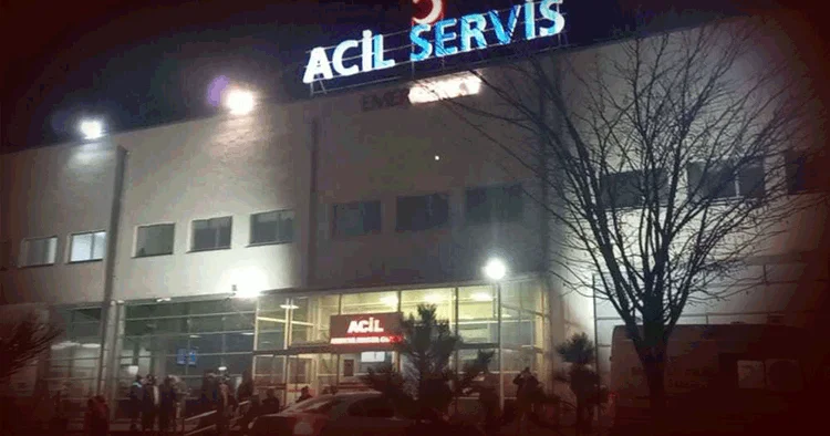 Birlikte yaşadığı genç kadını bıçaklayarak öldürdü