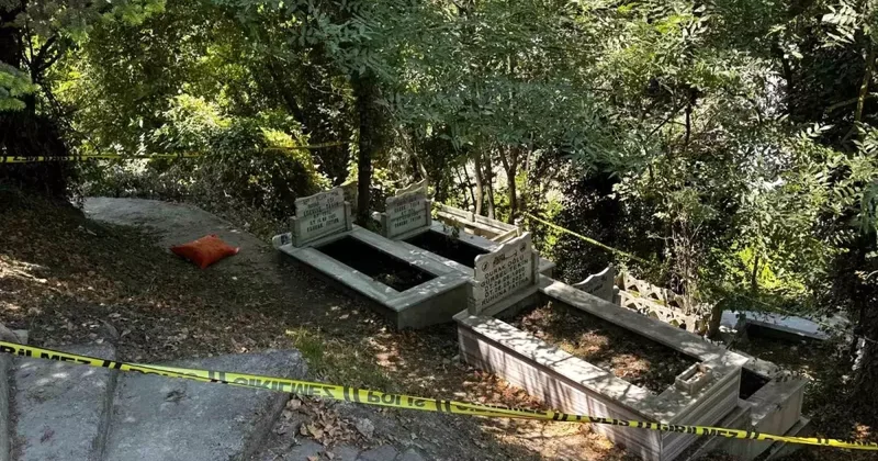 Bartın da Mezarda Gizemli Bebek ve Muska Bulundu