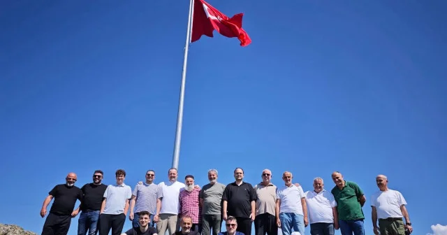15 Temmuz anısına Çakıroğlu Yaylası’nda dev Türk bayrağı göndere çekildi Gündem Haberleri