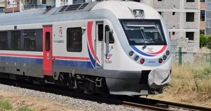 Aydın da feci ölüm! Yolcu treninin altında kaldı