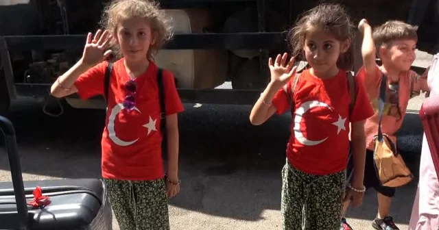 Suriyeliler Türkiye ye teşekkürle veda ediyor VİDEO İZLE