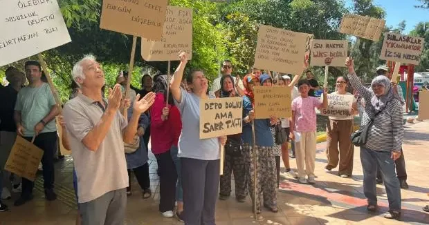 İzmir haberleri İzmir de su eylemi! Çile bir aydır devam ediyor... 14 Temmuz 2025