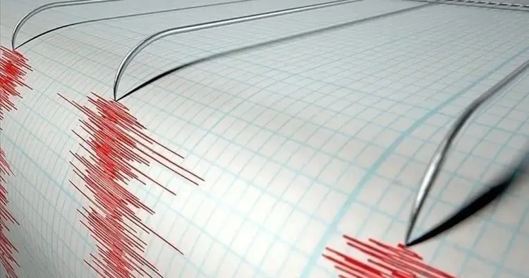 Endonezya da deprem: 6,7 büyüklüğünde
