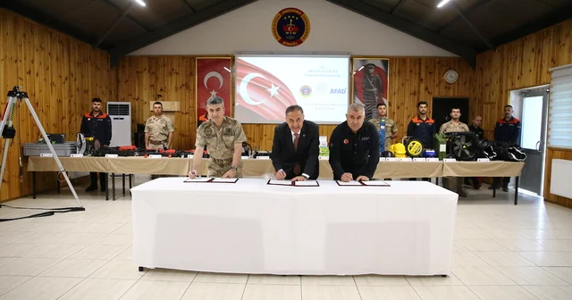 Bingöl de jandarmaya arama kurtarma ekipmanı desteği Bingöl Haberleri