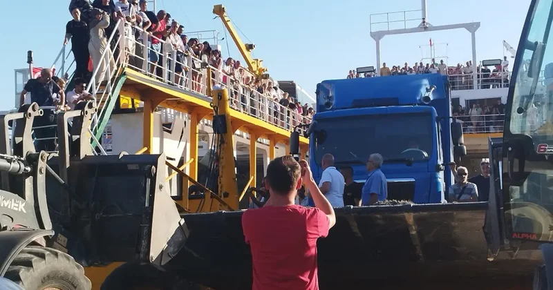 Ekipler 200 yolcu için seferber oldu! Feribotta yangın paniği