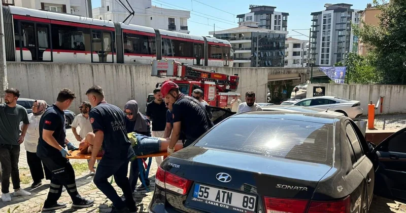 Kontrolden çıkan araç apartmana girdi: Sürücü yaralandı, yönetici şikayetçi