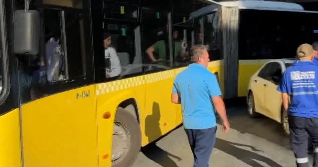 Avcılar’da hatalı park trafiği felç etti: Sürücüler tepki gösterdi VİDEO İZLE