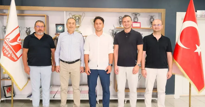 6 yıl önce Süper Lig ekibini yönetiyordu: Şimdi 3. Lig takımına imza attı