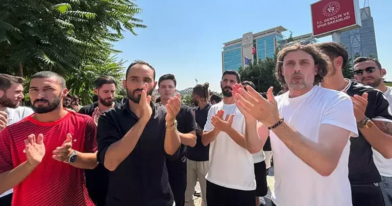 3. Lig futbolcularından bakanlık önünde açıklama Fanatik Gazetesi Futbol Haberleri Spor