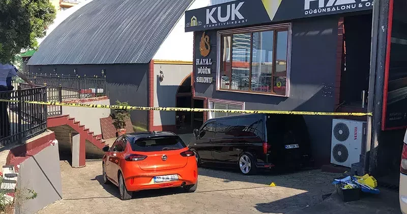 Düğün salonu sahibi ile kiracılar arasında silahlı kavga; 4 yaralı