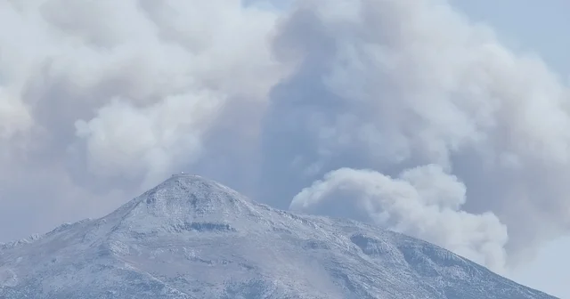 Suriye de sınıra yakın bölgede orman yangını Hatay Haberleri