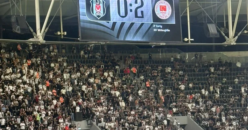 Beşiktaş taraftarından takıma protesto! Sözcü Gazetesi