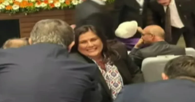 Özlem Çerçioğlu dan sosyal medyada Erdoğan adımı Sözcü Gazetesi